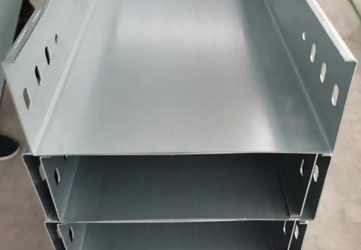 兰州新区生产电缆桥架，哪些设备是关键？